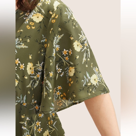 BloomChic Plus Size XL Floral Print Ruffles Surplice Neck Blouse us14-16 - Picture 5 of 7